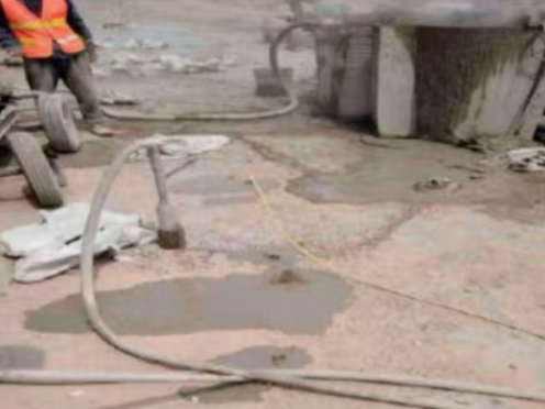 昌黎水泥混凝土路面板底注浆技术 路面脱空注浆整治方案